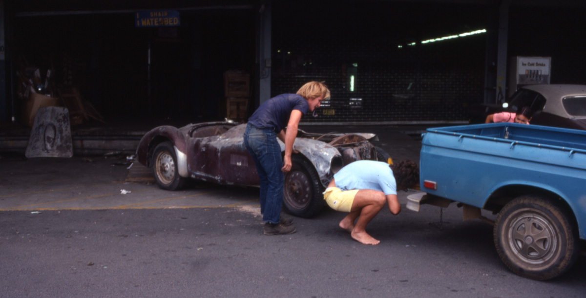 168-75.jpg (84292 bytes)